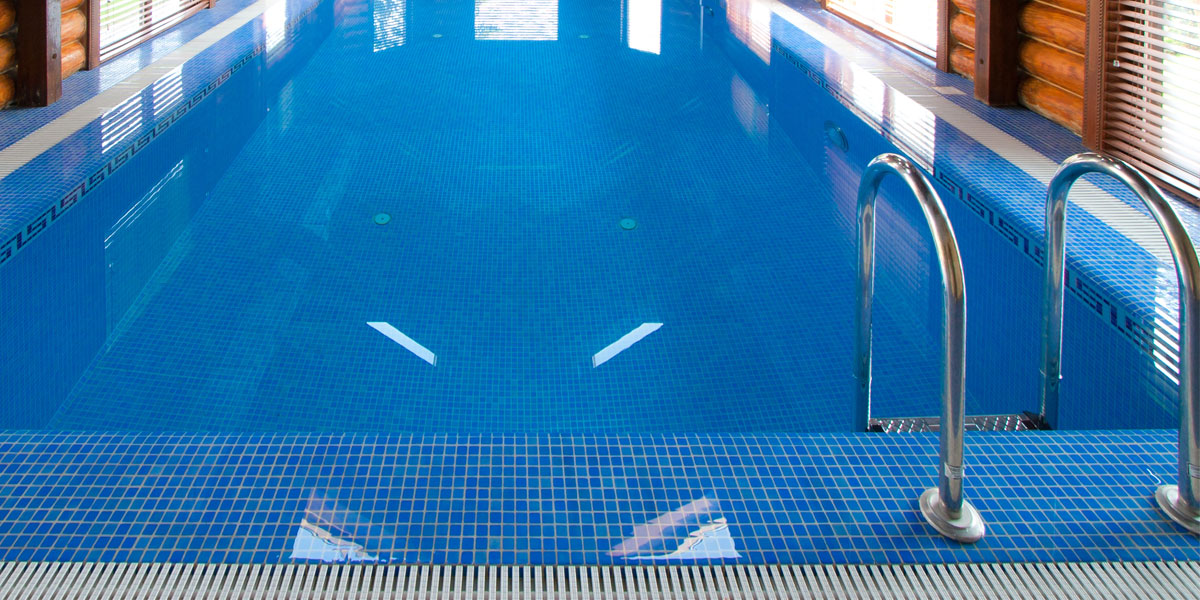 Glass Pool Mosaic: The Meeting of Aesthetics and Durability